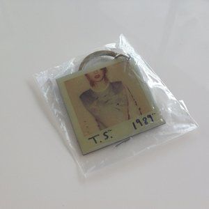 Taylor Swift 1989 Key Chain NEW!!!